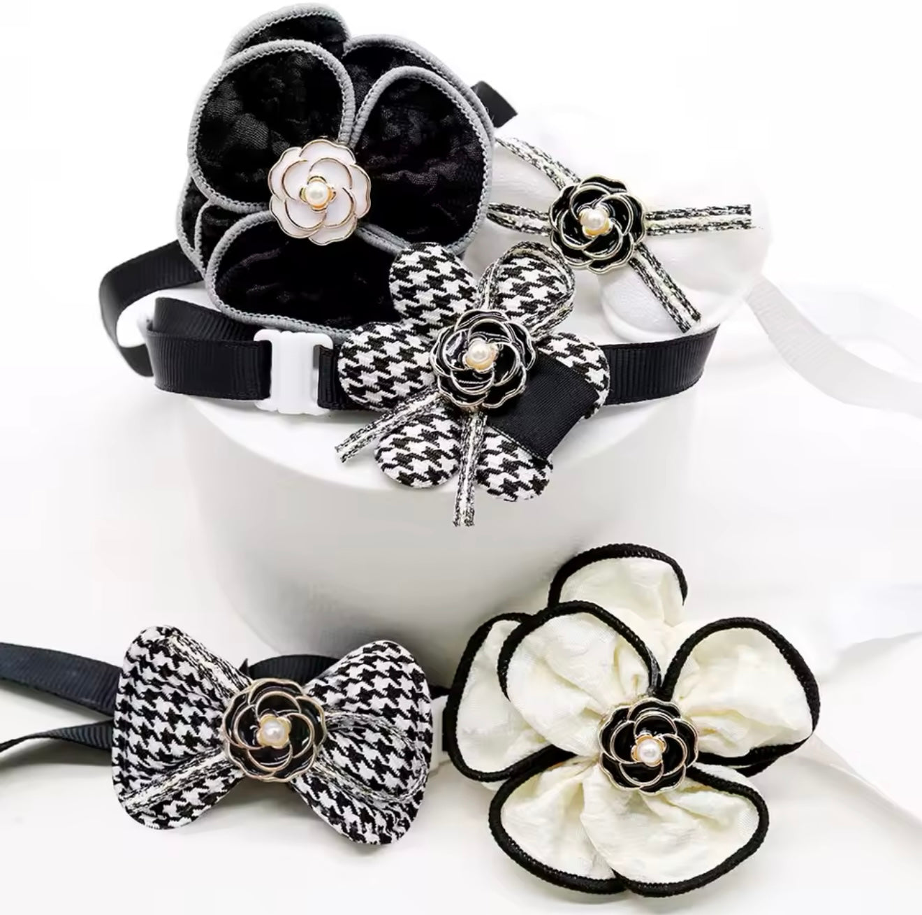 Collar with bow