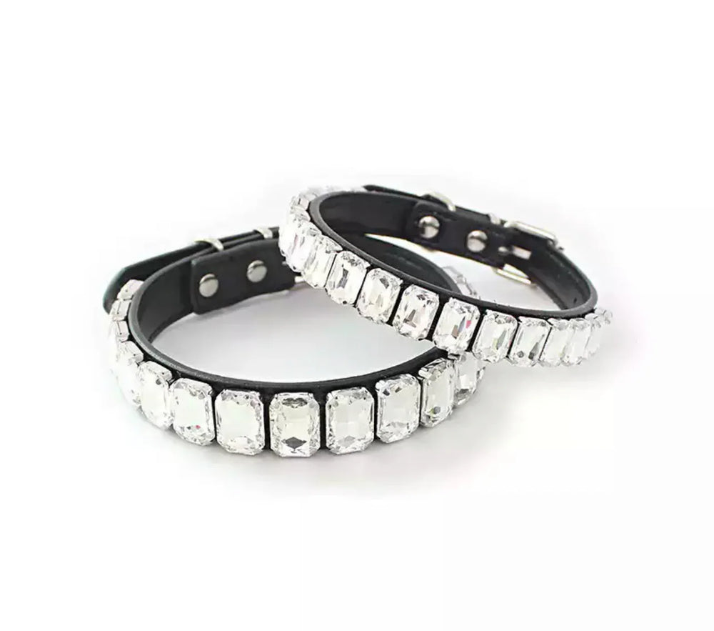 Dog collar with rhinestones